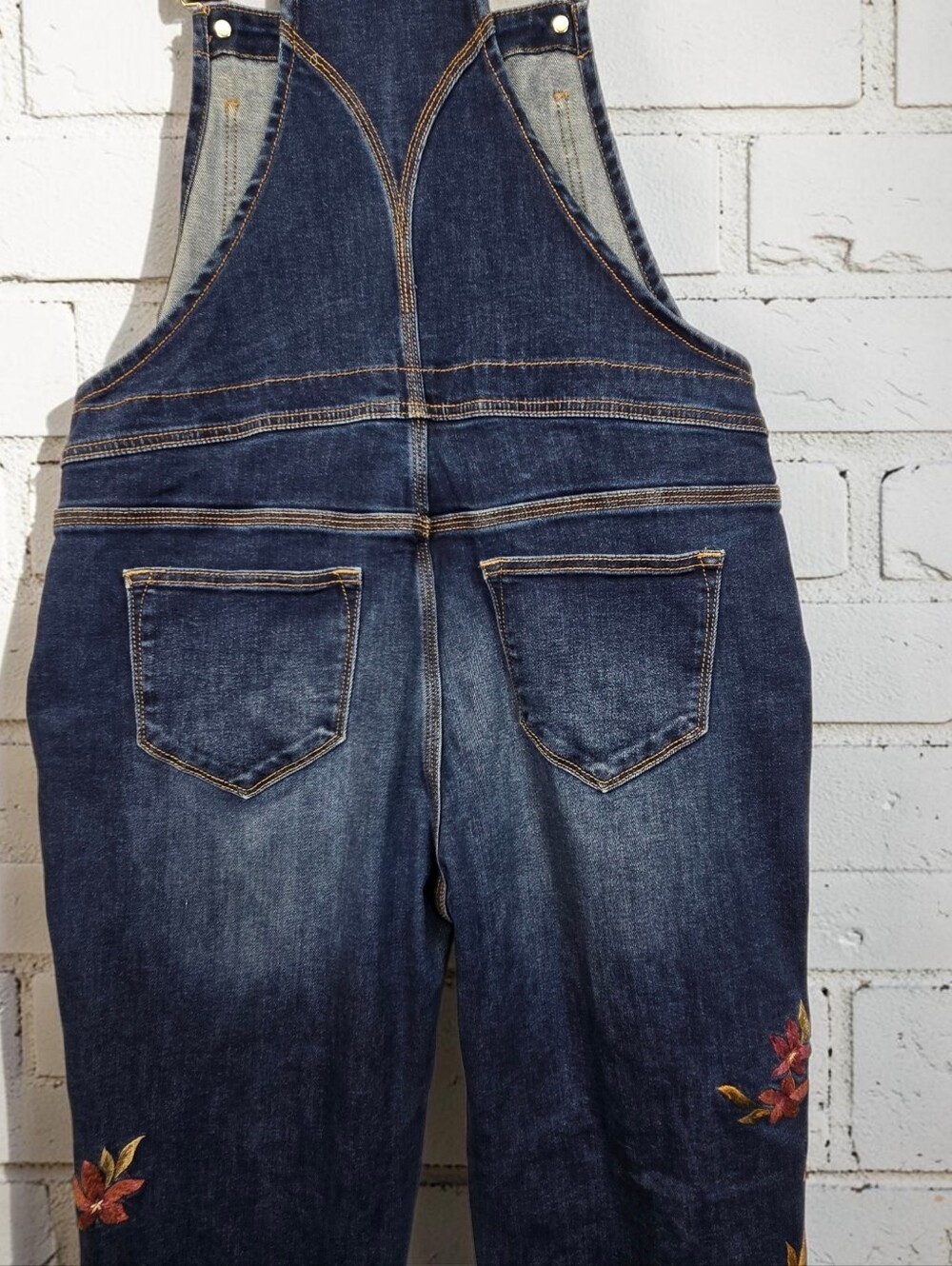 Driftwood Boyfriend Overalls Blue Denim Floral Embroidery Trim Womens Size Large - Picture 15 of 16